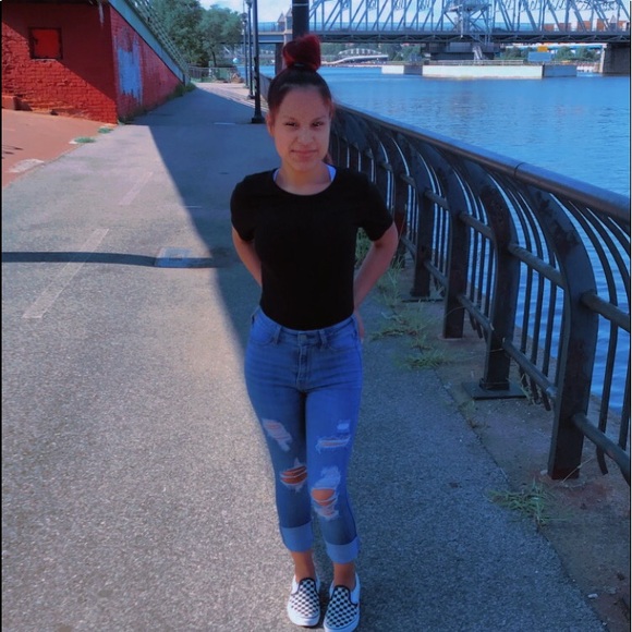 Meet your Posher, Zenaida - Picture 1 of 1